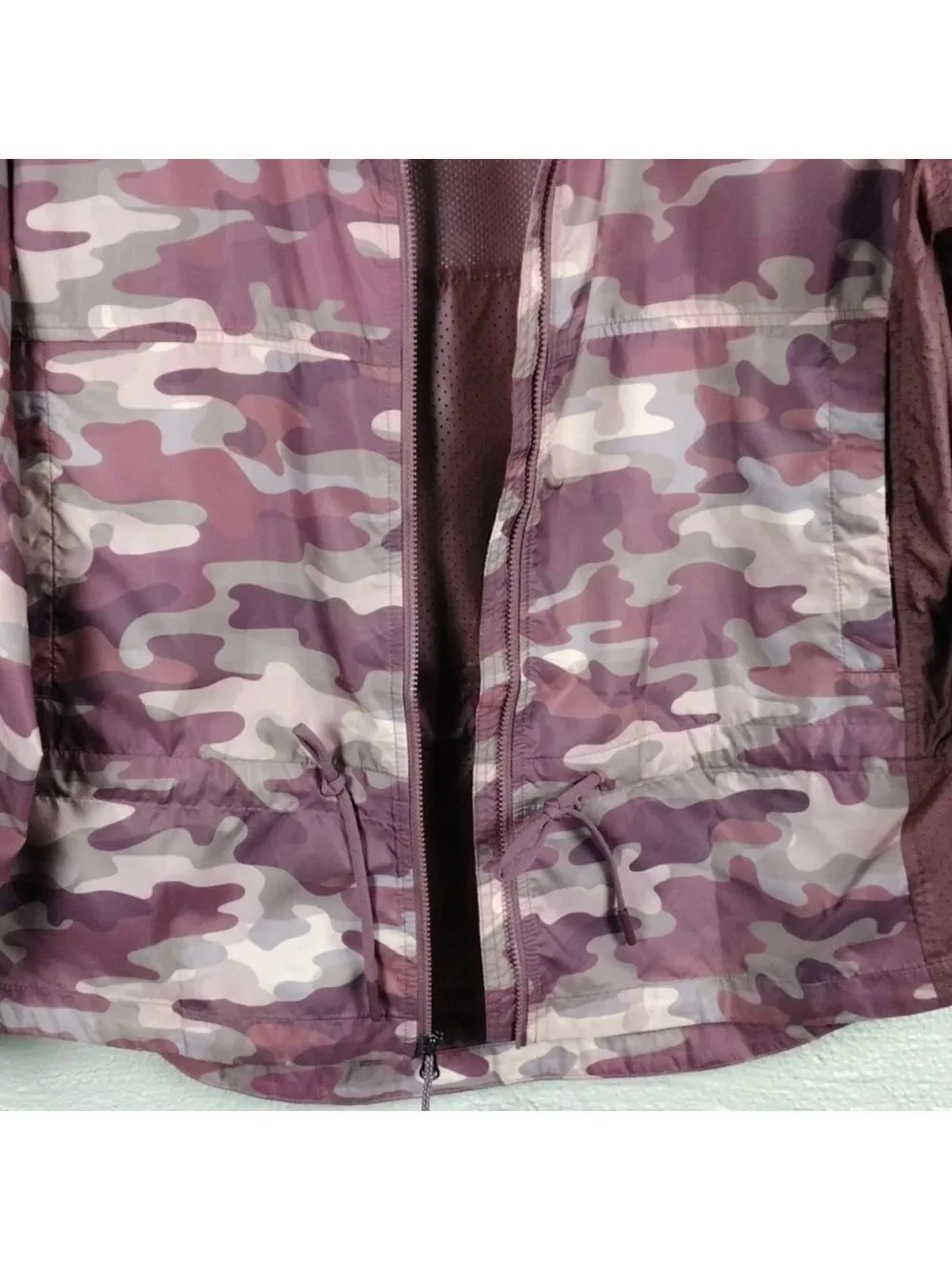 Eddie Bauer Rose Multicolored Camo Long Sleeve Hood Zip Up Light Rain Jacket